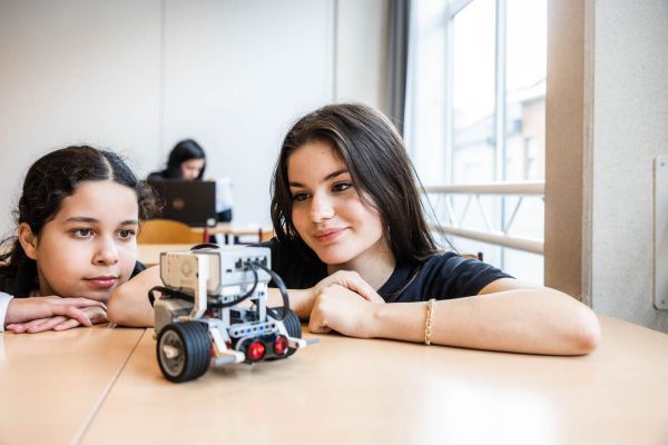 Eerste Leerjaar B-stroom - AvAnt Provinciaal Onderwijs